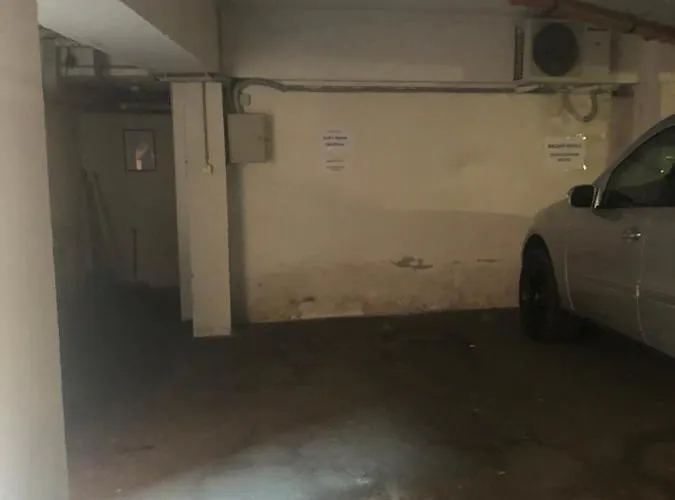 Jacks's - Free Parking *